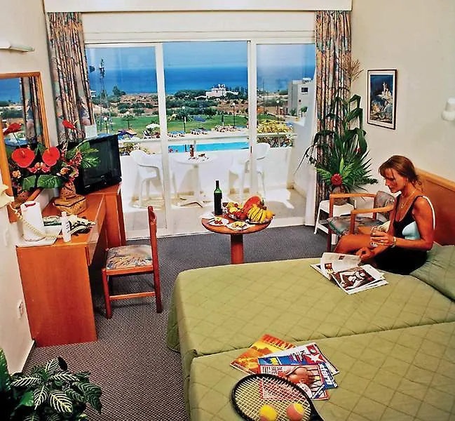 Hotel Adelais Bay